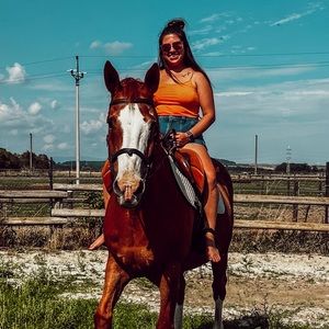 Meet your Posher, Lucie